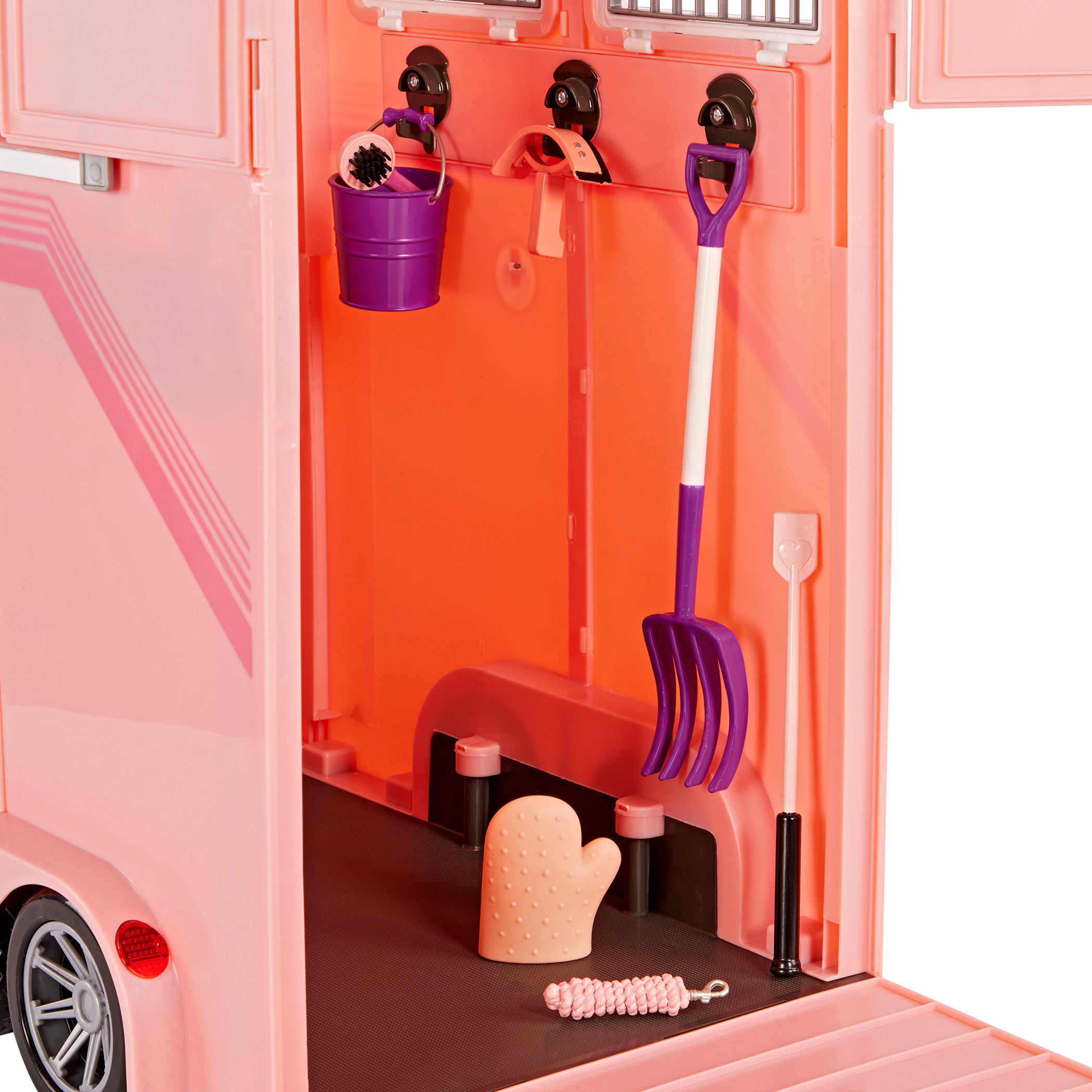 Mane to Travel Horse Trailer Set